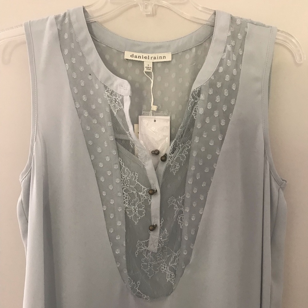 NWT Daniel rainn top